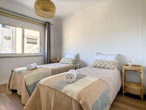 2 chambres, fer et planche à repasser, lit parapluie, Wi-Fi gratuit