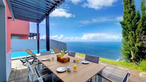 Outdoor dining - Villa Blue Marlin by LovelyStay (Arco Da Calheta)