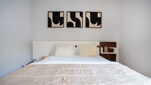 3 bedrooms, iron/ironing board, travel crib, free WiFi