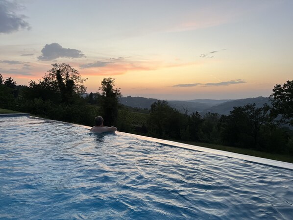 Piscina a l'aire lliure i piscina climatitzada