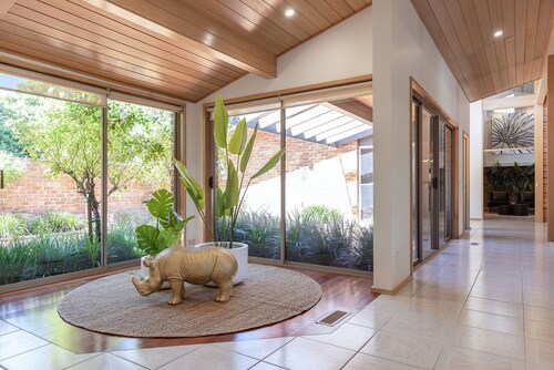 The Gallery - Architectural Designer's Retreat