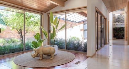 The Gallery - Architectural Designer's Retreat