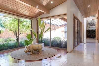 The Gallery - Architectural Designer's Retreat