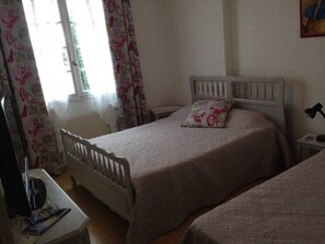 2 chambres, lit parapluie, Wi-Fi gratuit, draps fournis