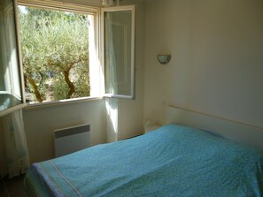 6 Schlafzimmer, WLAN, Bettwäsche