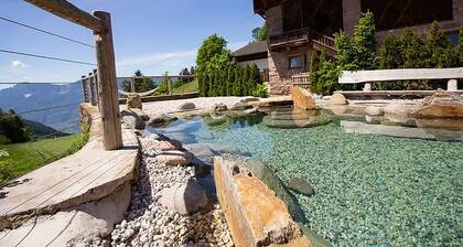 Apartment "Eggerhof Suite" with Mountain View, Lake Access & Wi-Fi