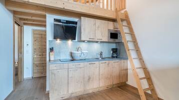 Refrigerador, microondas, parrilla de estufa y lavavajillas