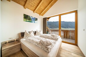 2 bedrooms, free WiFi, bed sheets - Apartment "Eggerhof Fernblick" with Mountain View, Lake Access & Wi-Fi (Verano)
