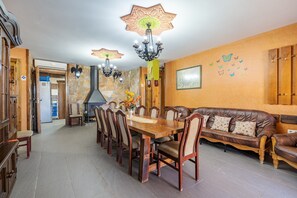 Dining - Holiday Home "Casa Rural Tesorillo Cat Superior" with Mountain View, Pool & Wi-Fi (Cogollos de Guadix, Granada.)