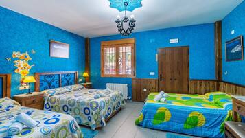 4 chambres, fer et planche à repasser, Wi-Fi gratuit, draps fournis