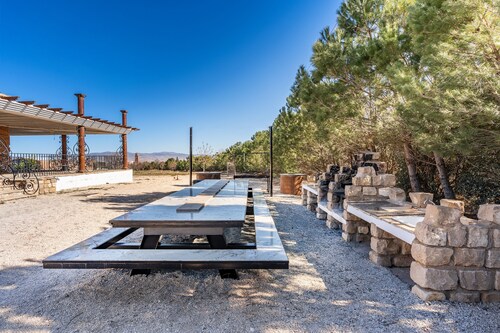 Holiday Home "Casa Rural Tesorillo Cat Superior" with Mountain View, Pool & Wi-Fi