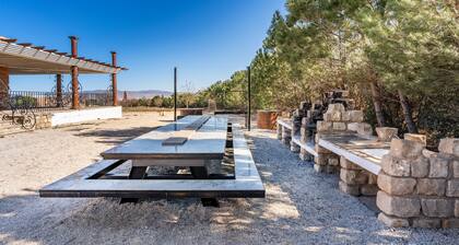 Holiday Home "Casa Rural Tesorillo Cat Superior" with Mountain View, Pool & Wi-Fi