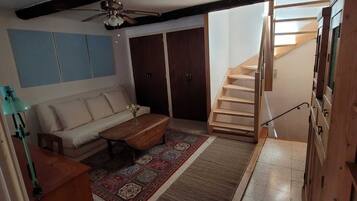 Livres, médiathÚque, écrans d'ordinateur