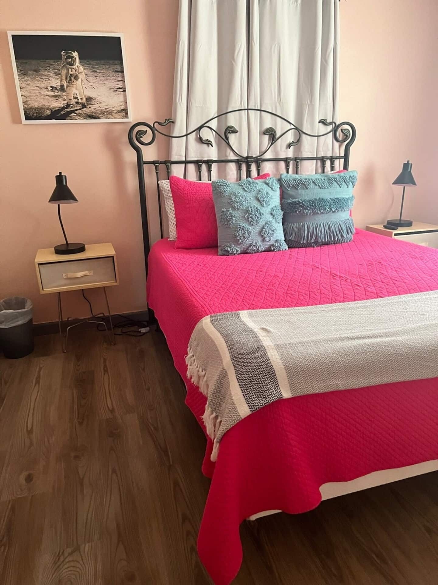 3 間睡房、書桌、熨斗/熨衫板、免費 Wi-Fi