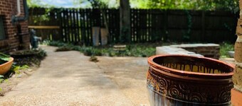 1 mi to Stadium-dog friendly-fence yrd