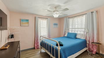 3 Schlafzimmer, Schreibtisch, Bügeleisen/Bügelbrett, kostenloses WLAN