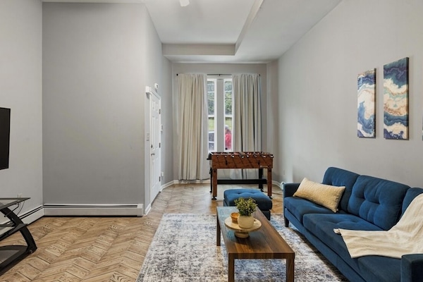 Smart TV, futbolito y tenis de mesa