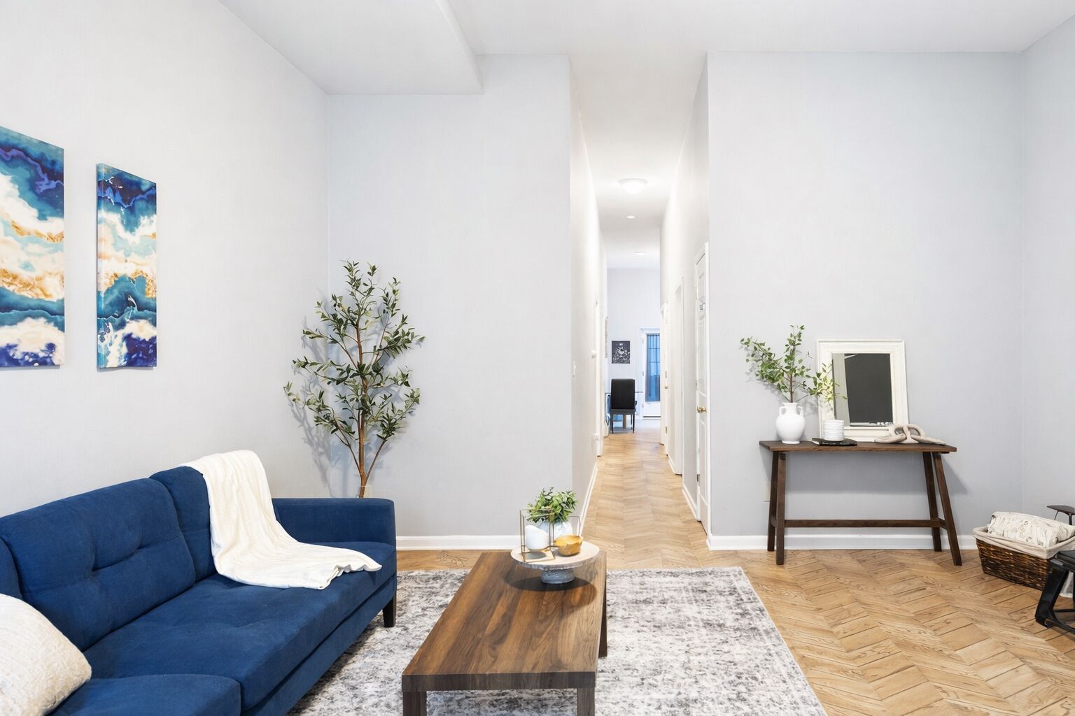 Smart-TV, Tischfußball, Tischtennisplatte