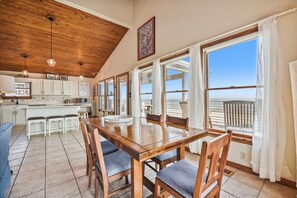 Dining - Welcome to The Pearl! (St. George Island)