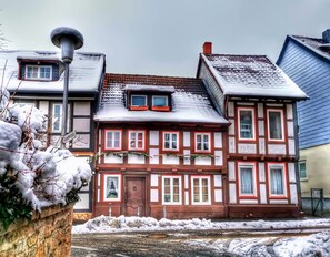 Exterior - Modern apartment with WiFi in the old town (near the market square) (Goslar)