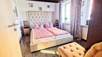 2 habitaciones, cuna de viaje, wifi gratis y ropa de cama