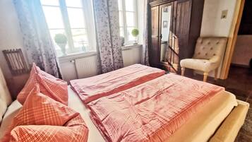 2 Schlafzimmer, Reisekinderbett, kostenloses WLAN, Bettwäsche