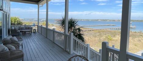 تناول الطعام بالخارج