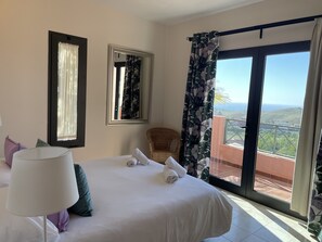 2 makuuhuonetta, silitysrauta/-lauta, ilmainen Wi-Fi, vuodevaatteet