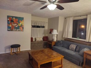 Living area - Find Your Joy in Oakmont, PA (Oakmont)