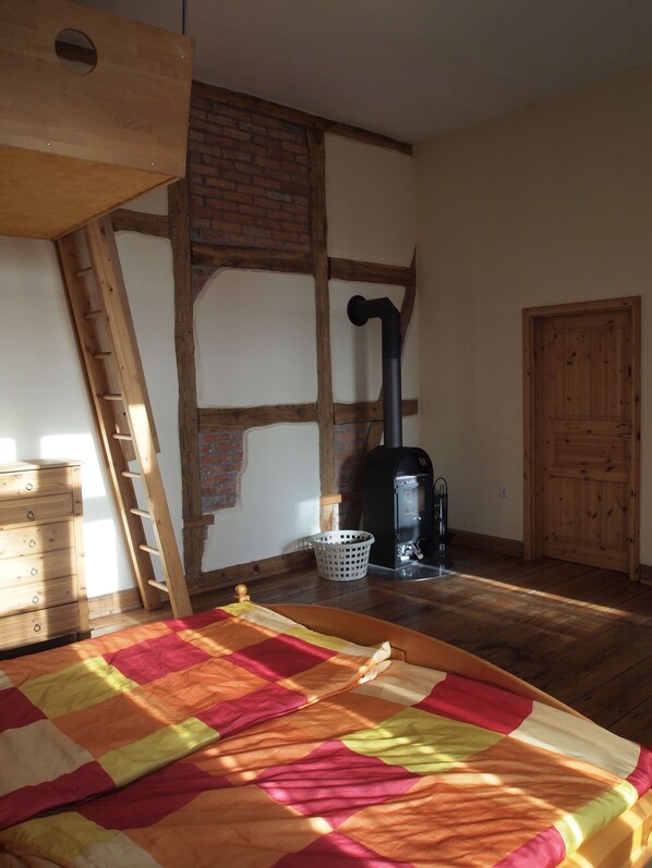 1 bedroom, travel cot, WiFi