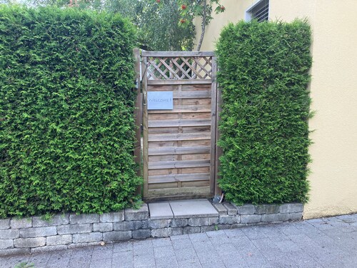 Garden studio with free parking in quiet residential area.