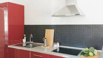 Refrigerador, horno, parrilla de estufa y lavavajillas