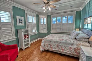 7 bedrooms, desk, free WiFi