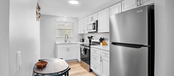 Family-Friendly Duplex Near Beaches & Local Shops - A Place In Paradise Unit A