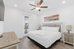 5 bedrooms, iron/ironing board, free WiFi, bed sheets - Sleeps 12 | Com. Pool | No Pets (Port St Joe)