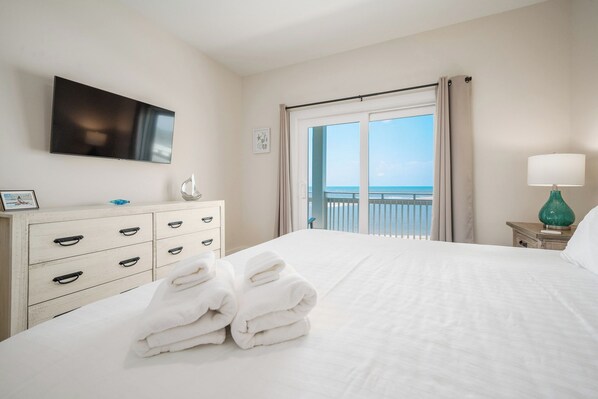 6 bedrooms, iron/ironing board, travel cot, free WiFi - Grand new construction, gulf front, private pool, elevator, pet friendly! (Port Saint Joe)