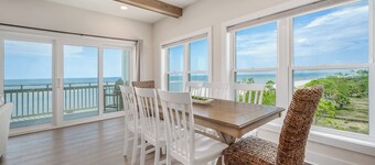 Grand new construction, gulf front, private pool, elevator, pet friendly!