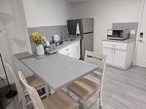 Private kitchen - Best Bedroom in Hallandale Beach no cleaning fee! (Hallandale Beach)