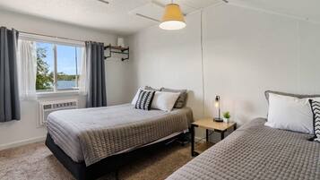 2 slaapkamers, een strijkplank/strijkijzer, wifi, beddengoed