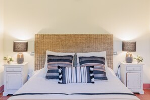 4 bedrooms, iron/ironing board, free WiFi, bed sheets - Villa Dondolino, a Stylish Farmhouse with Private Pool close to Lucca and the Beach (Lucca)