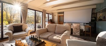 A luxurious Country home- 2 mins drive to Loch Ness (sleeps 28)