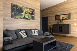 Smart-TV, DVD-Player, Bücher, Videothek