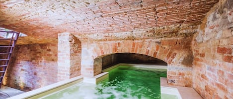 Piscine couverte, piscine chauffée