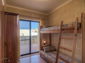 3 bedrooms, iron/ironing board, WiFi, bed sheets - Modern 3rd floor penthouse + air conditioning in a perfect location in Victoria (Ir-Rabat Ghawdex)