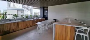 Outdoor dining - Signature 2B2B Stunning Chic Guest Fav +OceanView (Broadbeach)