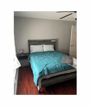 4 bedrooms, desk, iron/ironing board, free WiFi