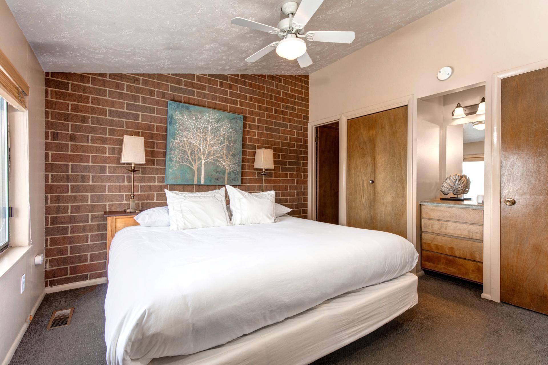 3 bedrooms, iron/ironing board, travel crib, WiFi (free)