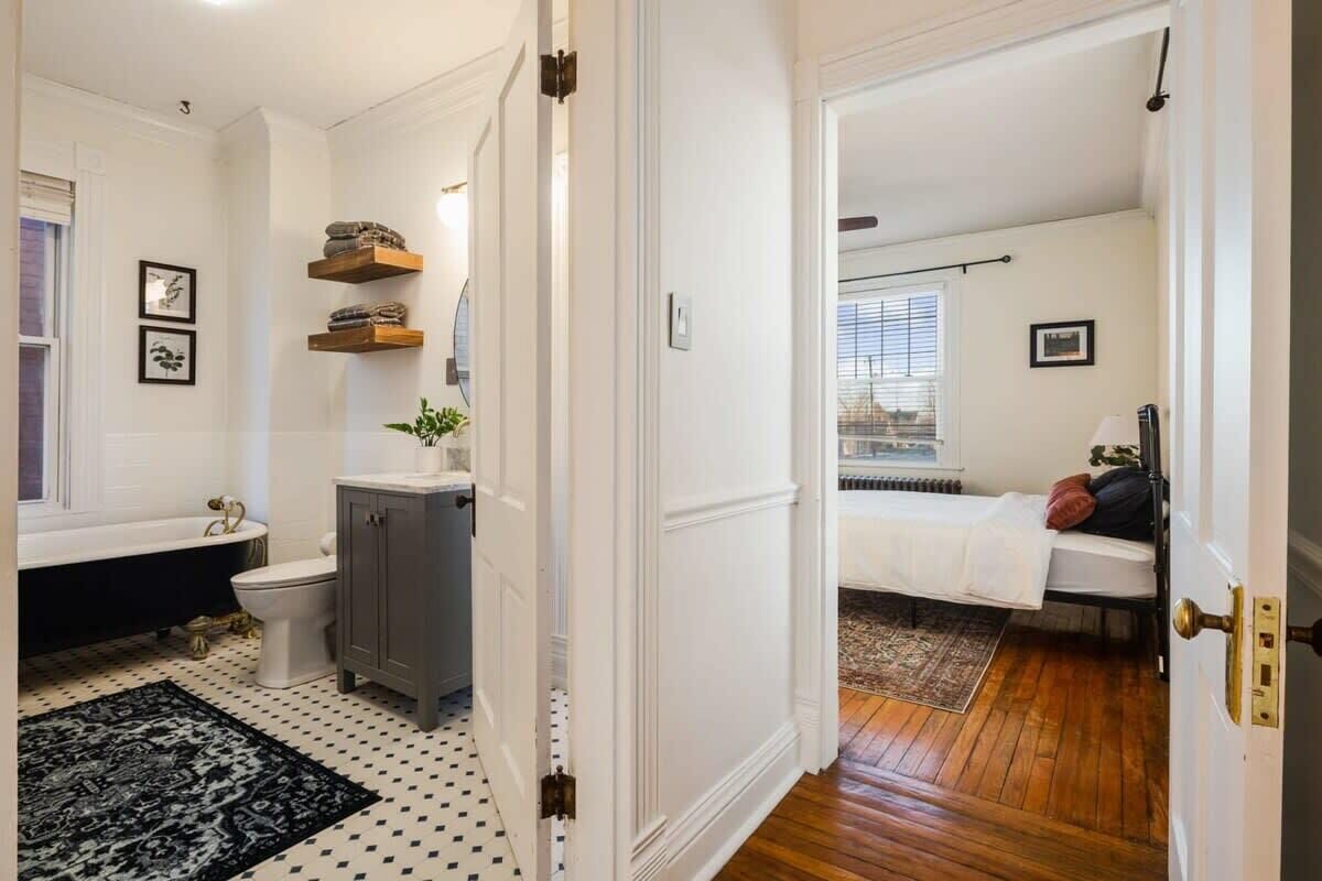 3 bedrooms, desk, iron/ironing board, WiFi