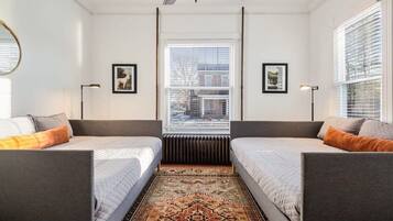 3 bedrooms, desk, iron/ironing board, WiFi