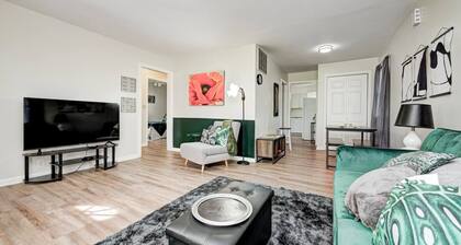 Southside Home - Pet Friendly backyard